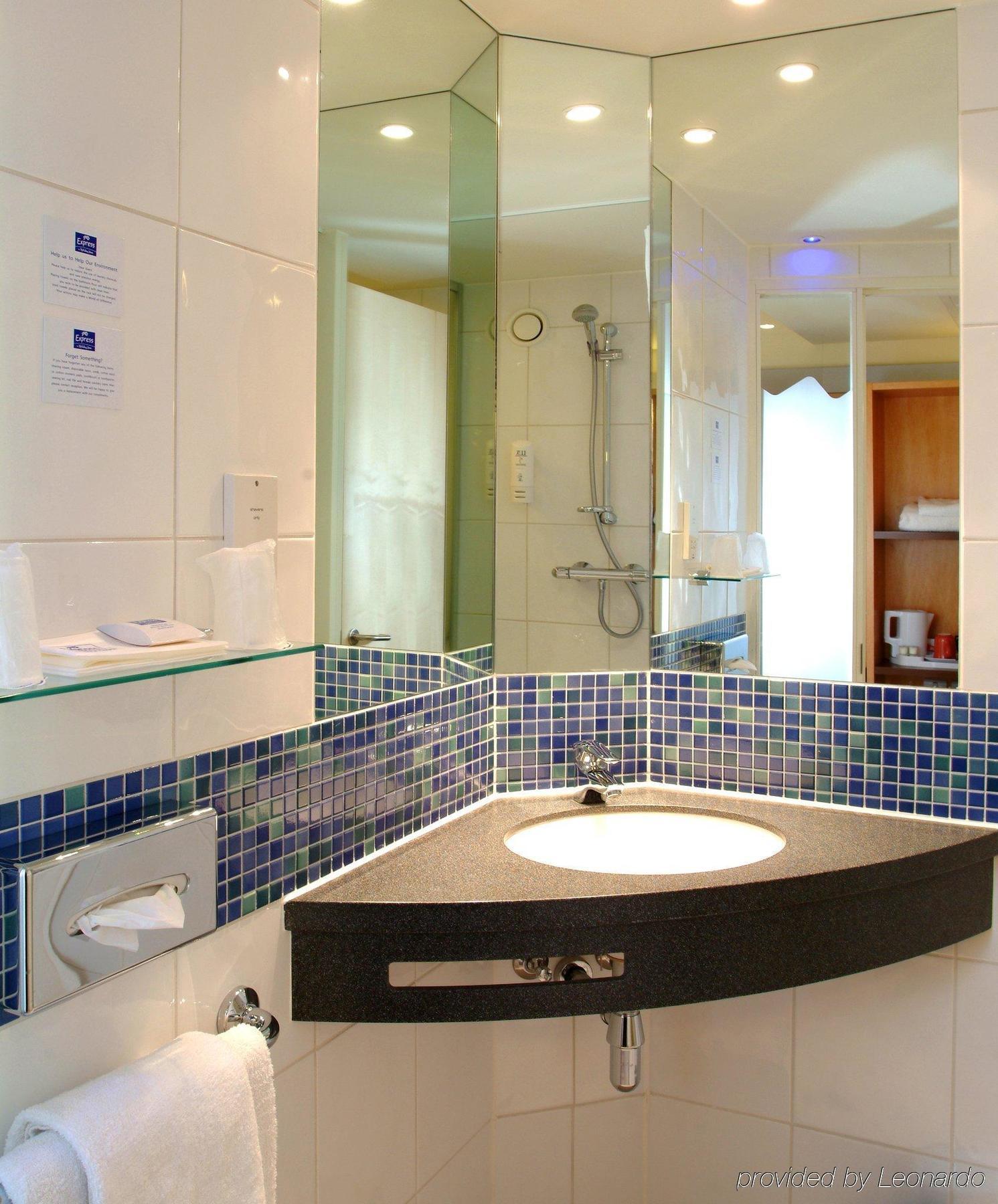 Express London-swiss 3* Londra